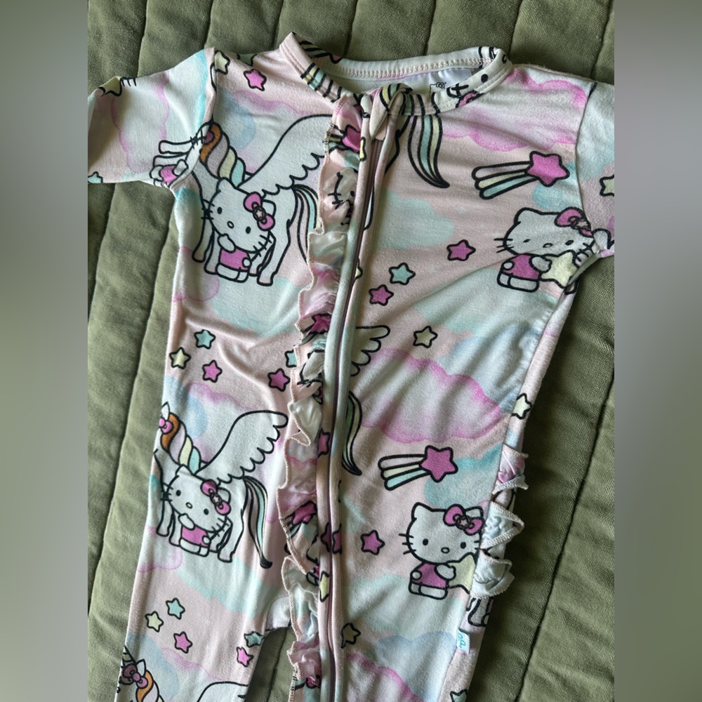 Posh peanut x Hello kitty Unicorn Bamboo Onesie 6-9 months - Picture 3 of 7